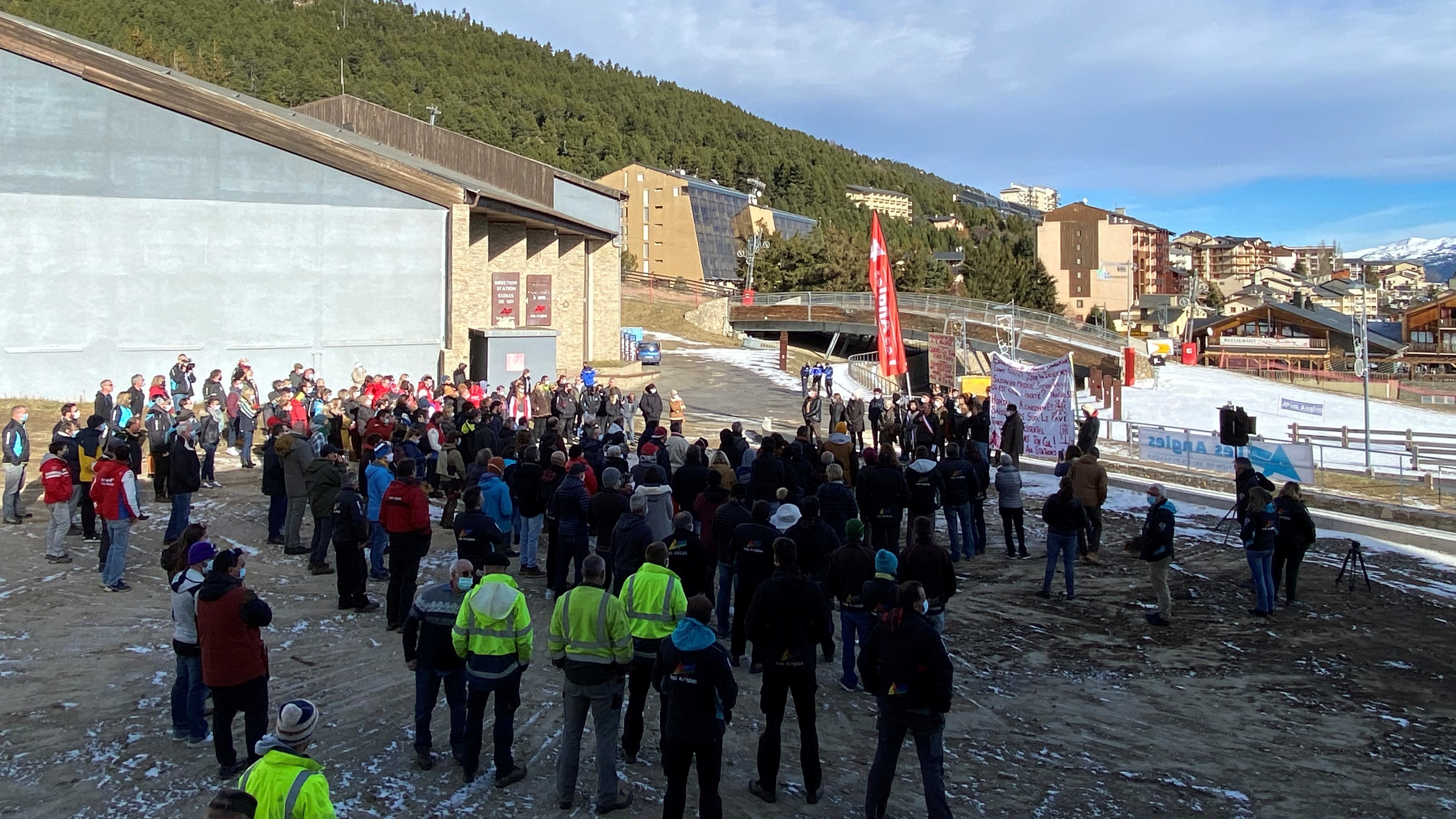 Stations : rassemblement pour l'ouverture des stations à Noël